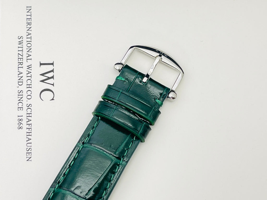 【IWS Factory2021最新力作】新品隆重登場－原版復刻萬.國IWC柏濤菲諾系列腕錶，完美復刻正品一切功能，歡迎品鑑細節： 1⃣️【錶殼】腕錶尺寸39MMX13.5MM，錶殼採用CNC頂級工藝錶殼，線條流暢，表面尺寸39MMX13.5MM，錶殼採用CNC頂級工藝錶殼，線條流暢光澤，自然打磨色調！效果保持了高級水準。藍寶石玻璃鏡面！ 2⃣️【機芯】採用海鷗7750計時自動上鍊機芯，實現所有功能與原廠一致！