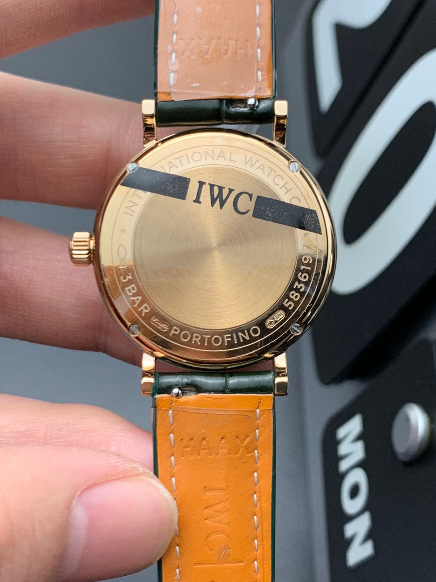 Golden Green Woman Waves Shipment Real Shot