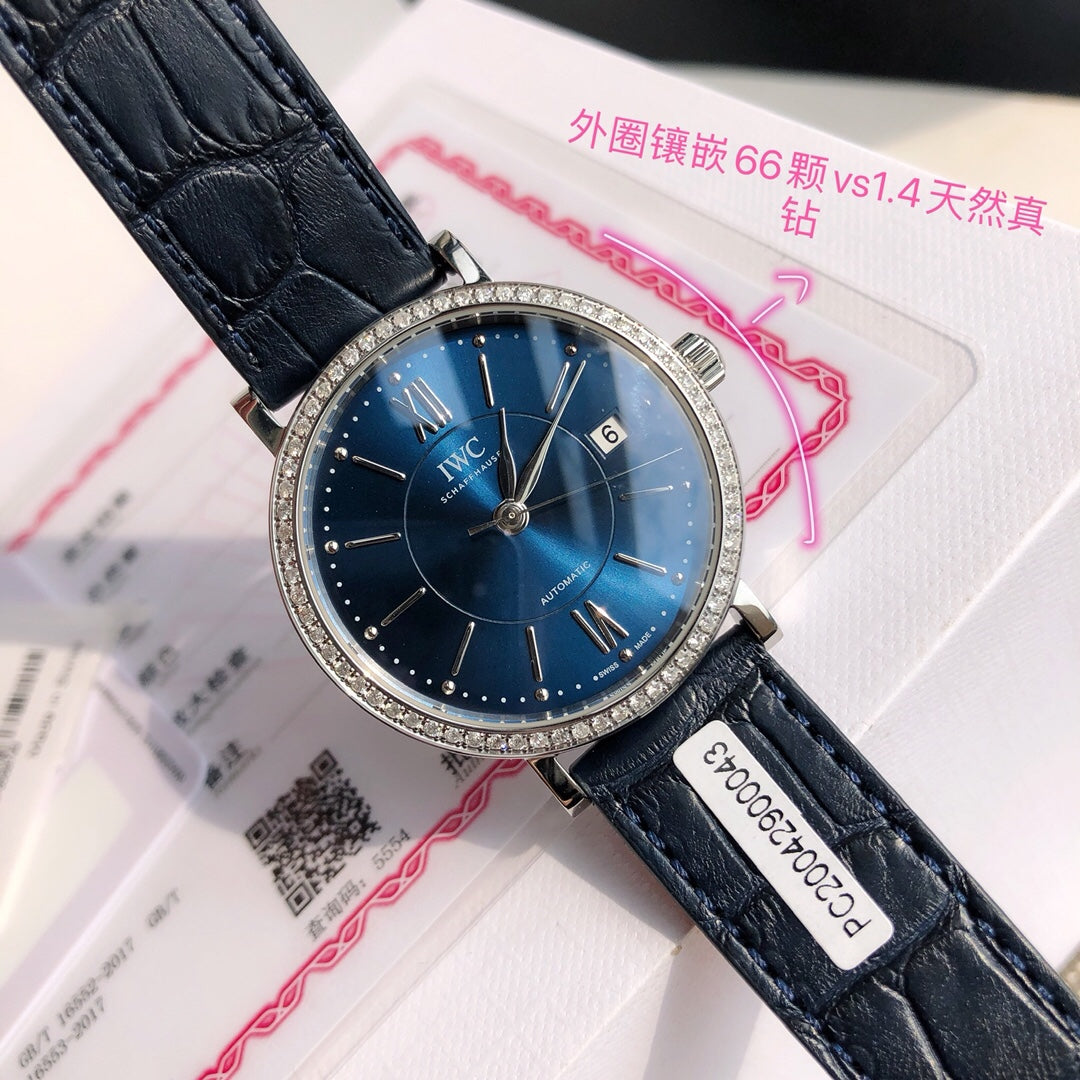 有一種美，獨立卻不霸道，美麗卻不傲嬌，頗有大家風範。 這樣的女人心裡有誠、有愛心、有勇，也有情！事業上，她們有自己的宏圖，一路前行，勇敢擔當。 生活上，她們溫暖待人，坦然自若，如沐春風。時間對她們，從來都不是敵人，而是賦予更有質感的成色和品味。 一個眼神，一個動作，有情天地間，都已豐沛充盈。你遇過這樣的女人嗎，你愛上過這樣的女人嗎，還是，你自己就是這種女人。 ！