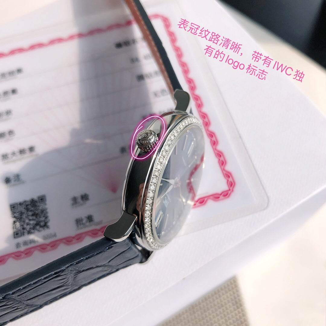 有一種美，獨立卻不霸道，美麗卻不傲嬌，頗有大家風範。 這樣的女人心裡有誠、有愛心、有勇，也有情！事業上，她們有自己的宏圖，一路前行，勇敢擔當。 生活上，她們溫暖待人，坦然自若，如沐春風。時間對她們，從來都不是敵人，而是賦予更有質感的成色和品味。 一個眼神，一個動作，有情天地間，都已豐沛充盈。你遇過這樣的女人嗎，你愛上過這樣的女人嗎，還是，你自己就是這種女人。 ！
