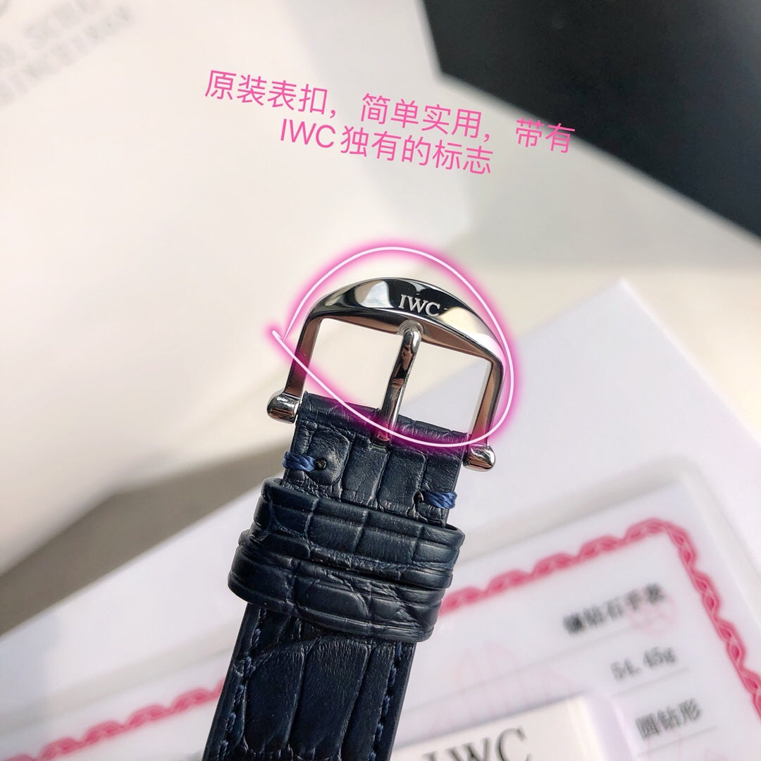 有一種美，獨立卻不霸道，美麗卻不傲嬌，頗有大家風範。 這樣的女人心裡有誠、有愛心、有勇，也有情！事業上，她們有自己的宏圖，一路前行，勇敢擔當。 生活上，她們溫暖待人，坦然自若，如沐春風。時間對她們，從來都不是敵人，而是賦予更有質感的成色和品味。 一個眼神，一個動作，有情天地間，都已豐沛充盈。你遇過這樣的女人嗎，你愛上過這樣的女人嗎，還是，你自己就是這種女人。 ！