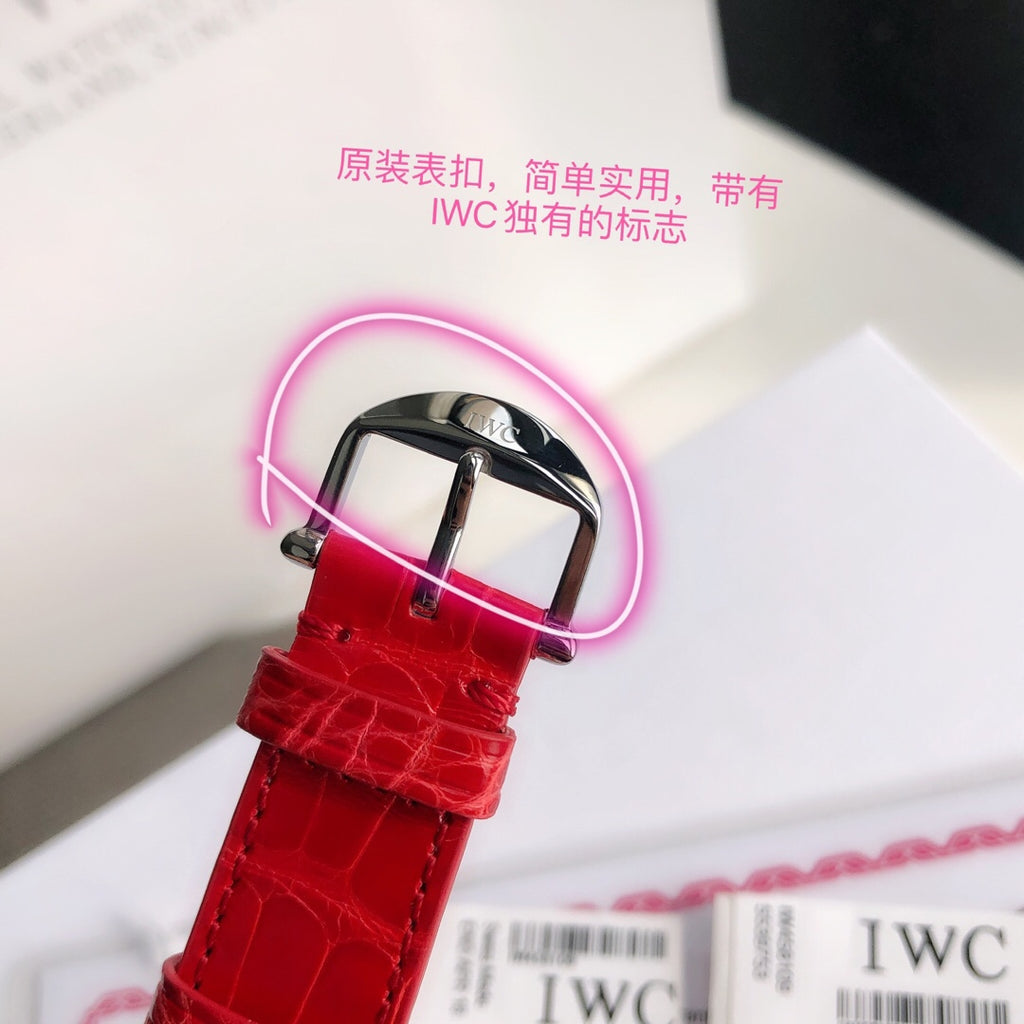 有一種美，獨立卻不霸道，美麗卻不傲嬌，頗有大家風範。 這樣的女人心裡有誠、有愛心、有勇，也有情！事業上，她們有自己的宏圖，一路前行，勇敢擔當。生活上，她們溫暖待人，坦然自若，如沐春風時間對於她們，從來都不是敵人，而是賦予更有質感的成色和品味。一個眼神，一個動作，有情天地間，都已豐沛充盈