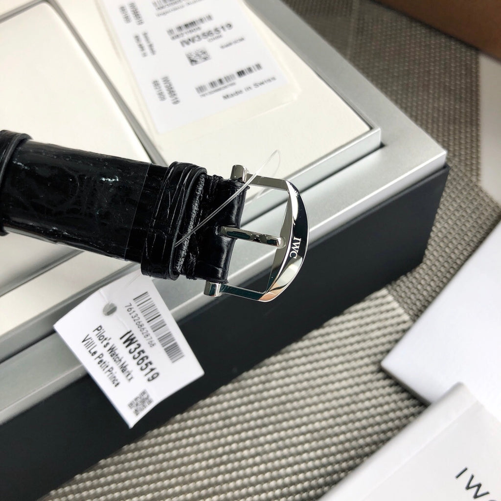 《原單正品》通路出口訂單！原封！缺個經銷商印章就是正品！大名鼎鼎的萬國柏濤菲諾，腕錶界的Gentleman，永遠像個紳士一般存在簡潔風格，原裝瑞士SW300自動機械機芯,個個錶友都以為Eta-2982是基礎機芯， 其實真正基礎機芯是原裝瑞士SW300機芯（也就是萬國自己命名的35111）