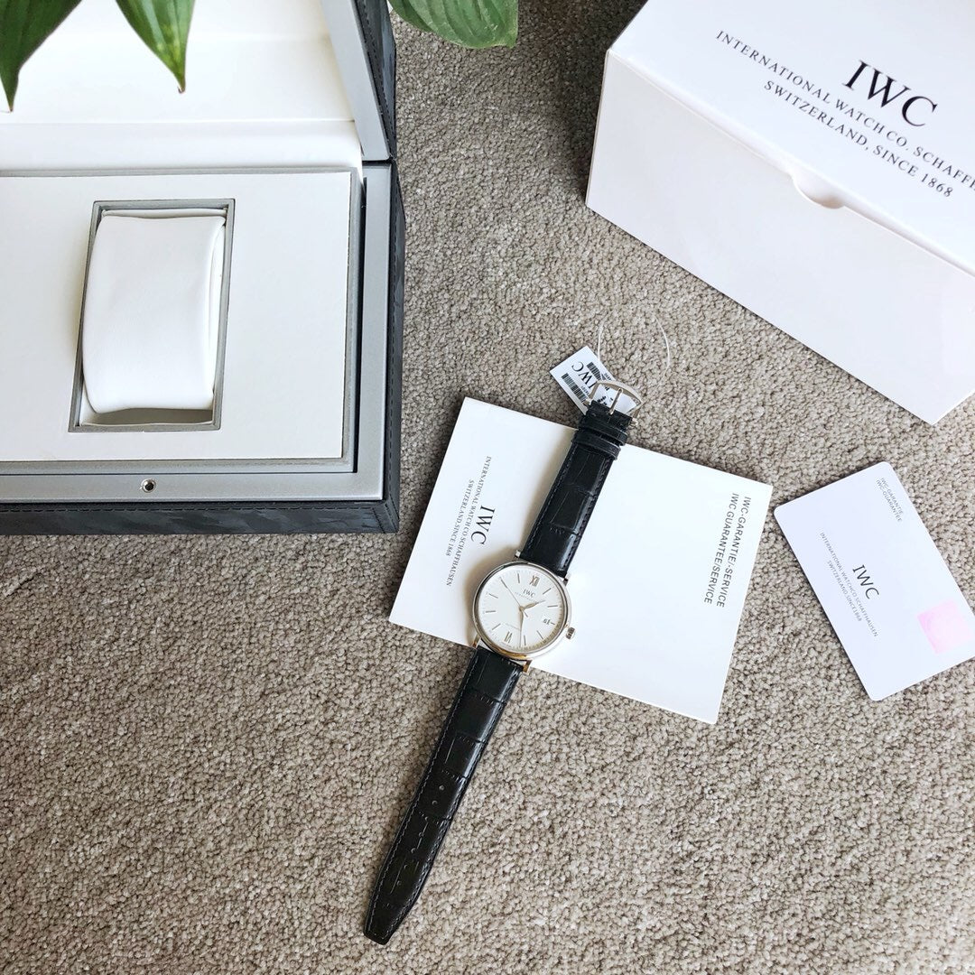 IWC萬國手錶柏濤菲諾系列男錶機械錶尺寸40mm 生活防水30米配全套原包裝不滿意包退換終身保固。