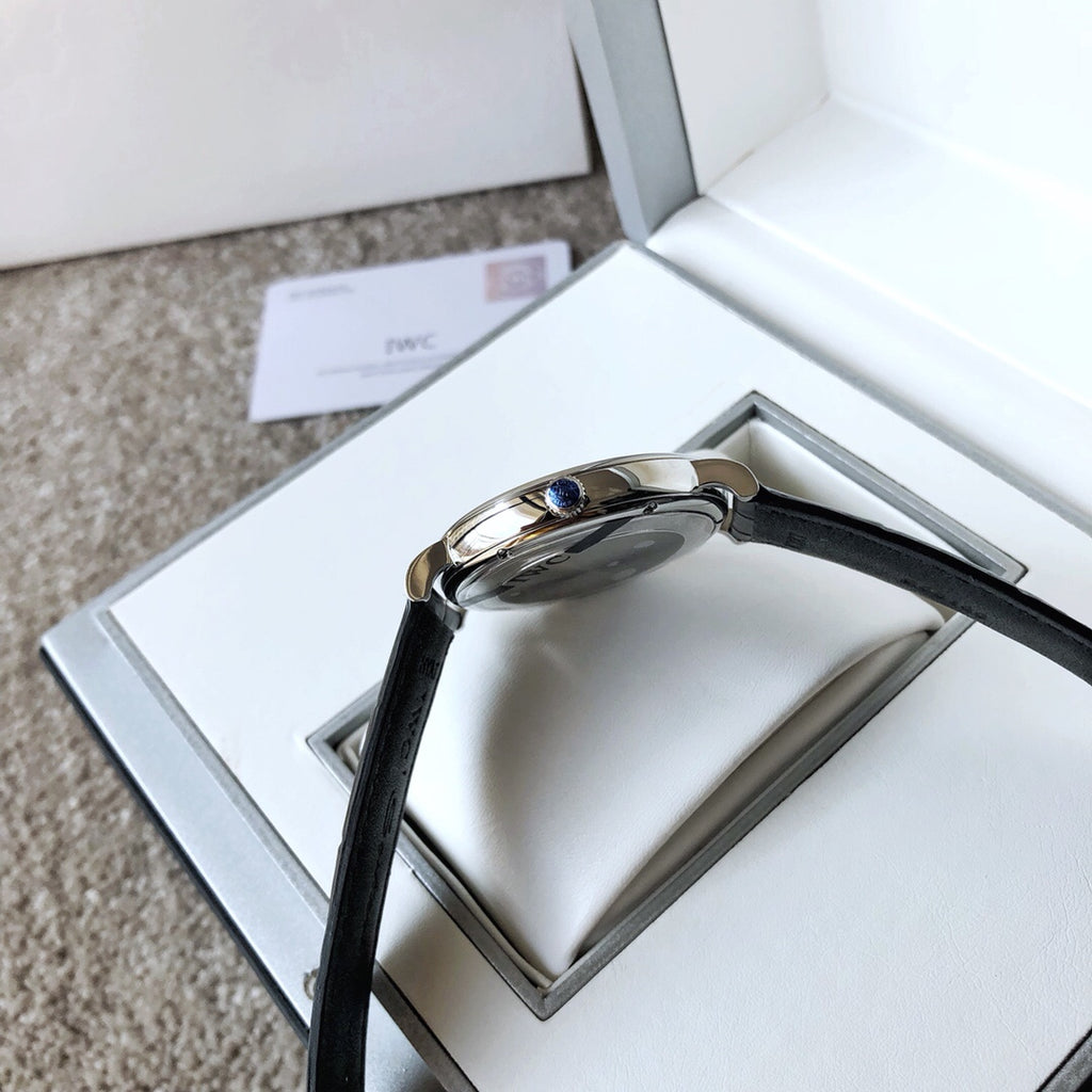 IWC萬國手錶柏濤菲諾系列男錶機械錶尺寸40mm 生活防水30米配全套原包裝不滿意包退換終身保固。