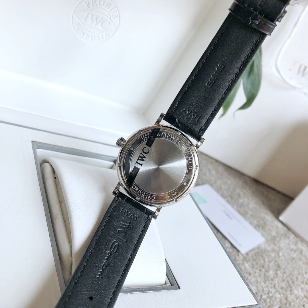 IWC萬國手錶柏濤菲諾系列男錶機械錶尺寸40mm 生活防水30米配全套原包裝不滿意包退換終身保固。
