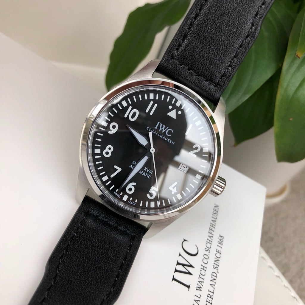 新款獨家最牛硬貨IWC萬國-最強馬克小王子系列精鋼錶殼，直徑40mm，厚度10mm 進口瑞士ETA2824超薄機芯，藍寶石水晶雙卜錶鏡，進口牛皮精鋼錶背錕刻小王子圖案，性價比超高，獨家貨源，支持終身保修，為使用無條件包裝，配使用全套原裝條件。