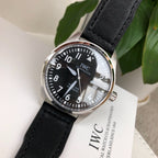 新款獨家最牛硬貨IWC萬國-最強馬克小王子系列精鋼錶殼，直徑40mm，厚度10mm 進口瑞士ETA2824超薄機芯，藍寶石水晶雙卜錶鏡，進口牛皮精鋼錶背錕刻小王子圖案，性價比超高，獨家貨源，支持終身保修，為使用無條件包裝，配使用全套原裝條件。