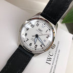 新款獨家最牛硬貨IWC萬國-最強馬克小王子系列精鋼錶殼，直徑40mm，厚度10mm，進口瑞士ETA2824超薄機芯藍寶石水晶雙卜錶鏡，進口牛皮精鋼錶背錕刻小王子圖案，性價比超高，獨家貨源支持終身保修，為使用無條件退換，為使用無條件退換，配原包裝。