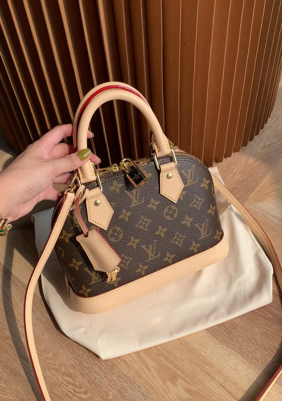 M53152 特級全鋼代購版本品質ALMA BB 手袋23.5 x 17.5 x 11.5 厘米(長度x 高x 寬)天然牛皮飾邊和鑰匙罩手提或斜背帶掛鎖的雙拉鍊開合1個內貼袋#15990 棉布內襯底帶保護性的雙拉鍊開合1個內貼袋#15990 棉布內襯板底帶保護性的手柄半帶固定手柄：70
