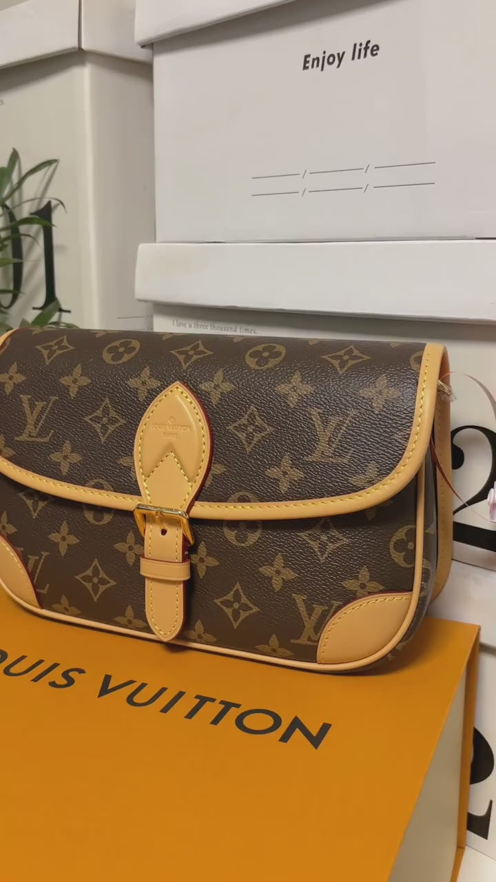 shoulder bag