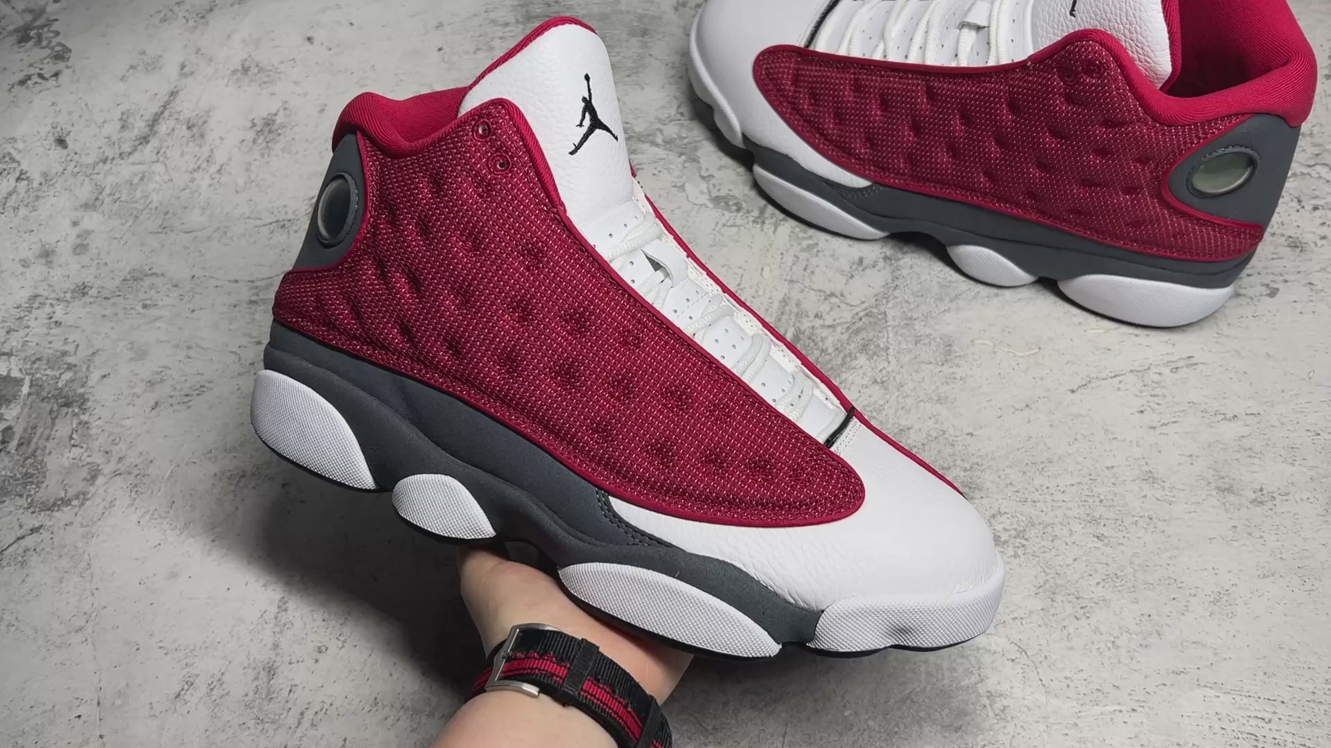 # SG獨家純原Air Jordan13 AJ13 終極版本今年以來最好沒有之一調用原廠三色貓眼透明清潔度秒殺市面其他阿三原廠織嘜皮料全部採用原廠沖裁邊緣厚度同步公司即可得知唯一含45.5碼數獨立磨俱市面真貓眼幾乎絕跡下輪補貨週期未知數45.5 46